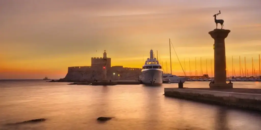 Rhodes Town, destination of the Rhodes Airport to Rhodes Town transfer